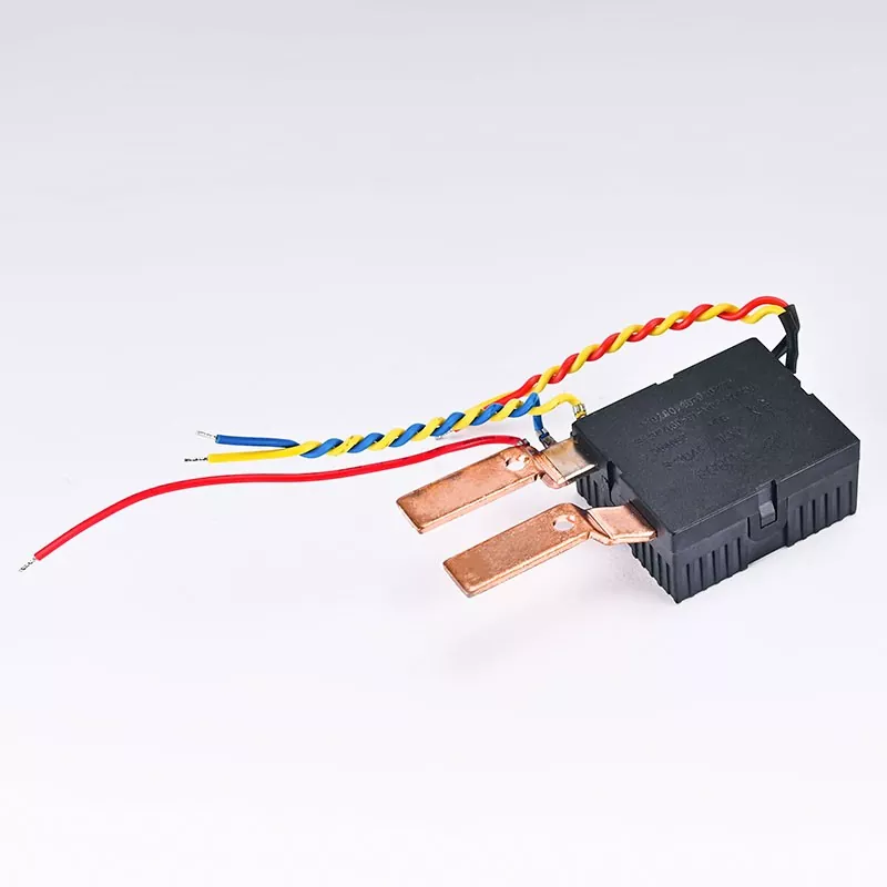 80A ஒற்றை-கட்ட 4P ரயில் வகை லாச்சிங் ரிலே