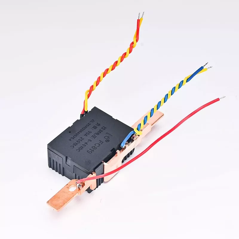 ஒற்றை-கட்ட 2P ரயில் வகை டாப்-இன்-கீழே-அவுட் லாச்சிங் ரிலே ஒற்றை-கட்ட 2P ரயில் வகை டாப்-இன்-கீழே-அவுட் லாச்சிங் ரிலே