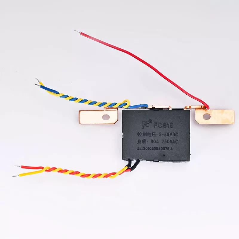 ஒற்றை-கட்ட 2P ரயில் வகை டாப்-இன்-கீழே-அவுட் லாச்சிங் ரிலே